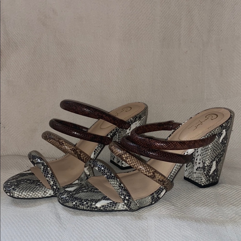 C Comfort Chic Snake Print Heeled Sandals sz 8